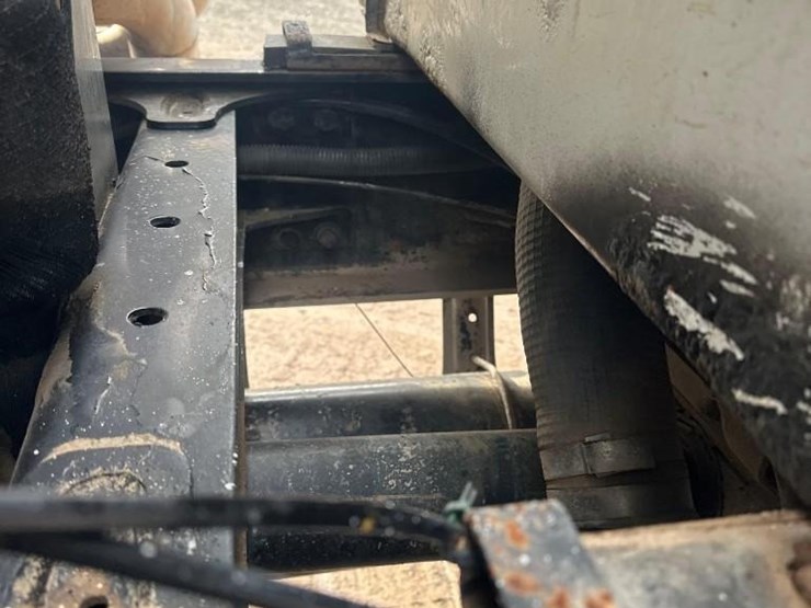 2009-freightliner-mc-4000-gallon-t/a-water-truck-image-28