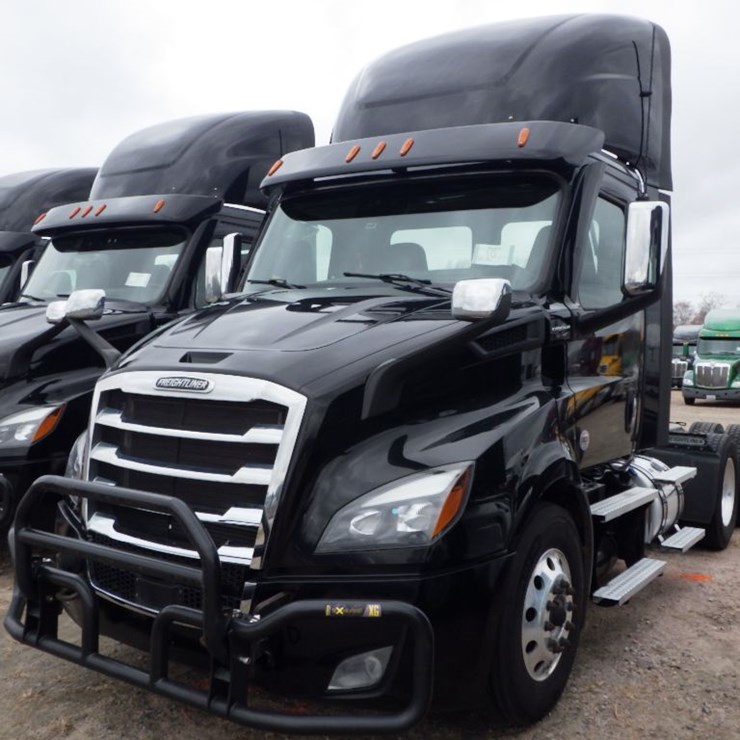2021 FREIGHTLINER CASCADIA 116