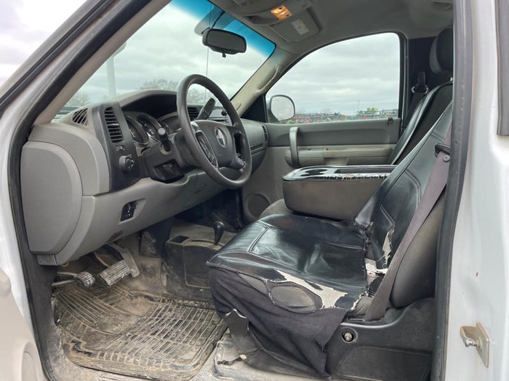 2008-gmc-sierra-2500hd-image-35