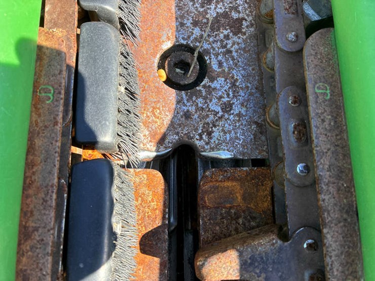 2011-john-deere-612c-image-15