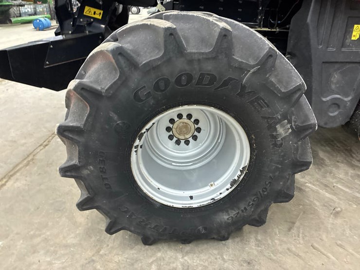 2012-case-ih-7230-image-45