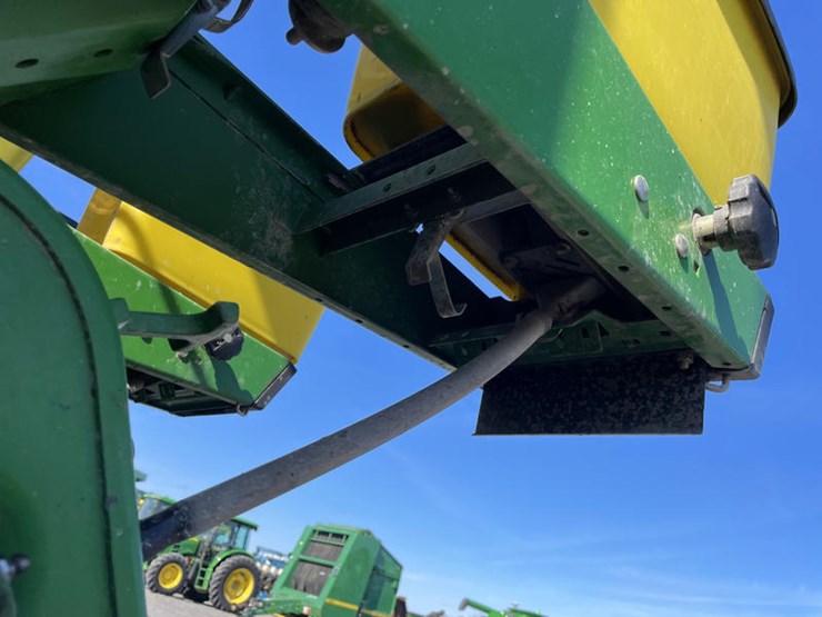 2004-john-deere-db90-image-37