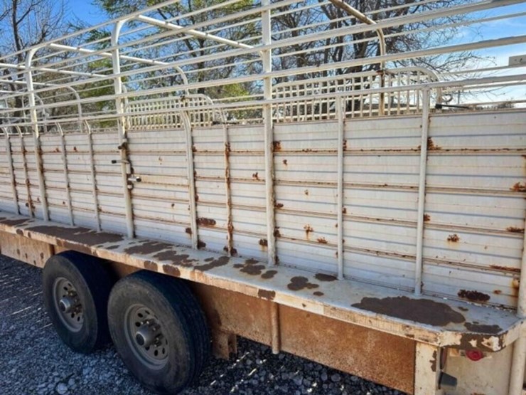 24’-x-6’-gooseneck-livestock-trailer-image-14