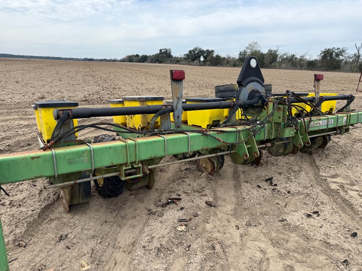 john-deere-1700-image-2