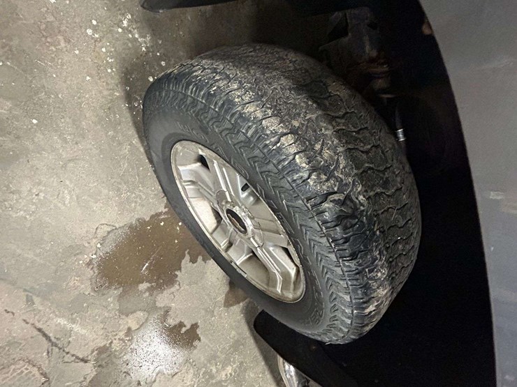 2013-chevy-silverado-lt-z71-pick-up-truck-image-7