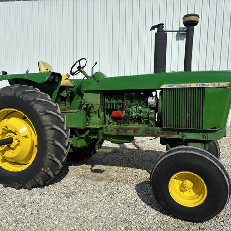 1970 JOHN DEERE 4520