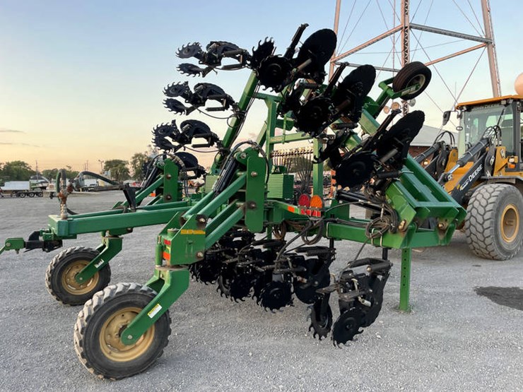 great-plains-np2330-image-9