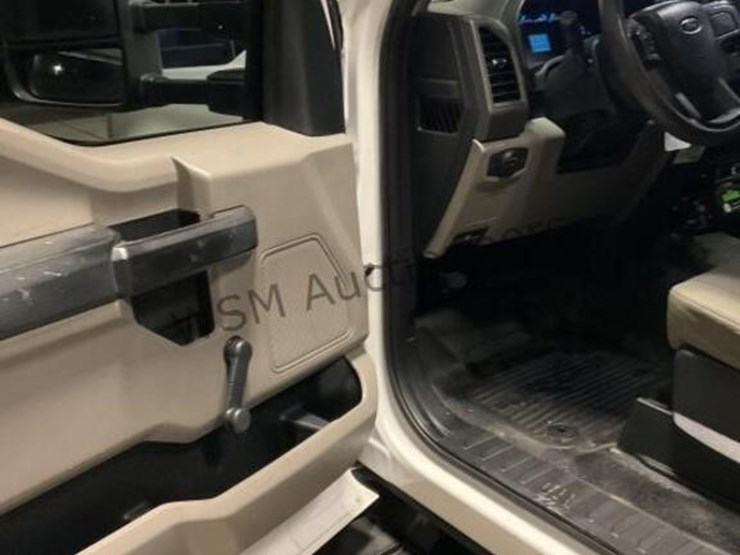 2017-ford-f550-image-25