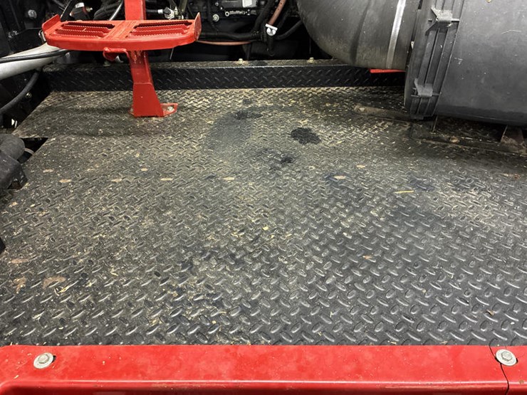 2012-case-ih-7230-image-75