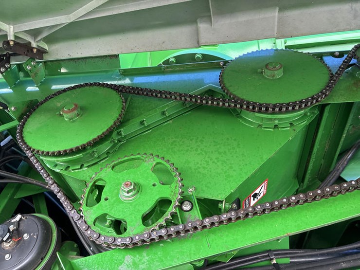 2012-john-deere-s670-image-44