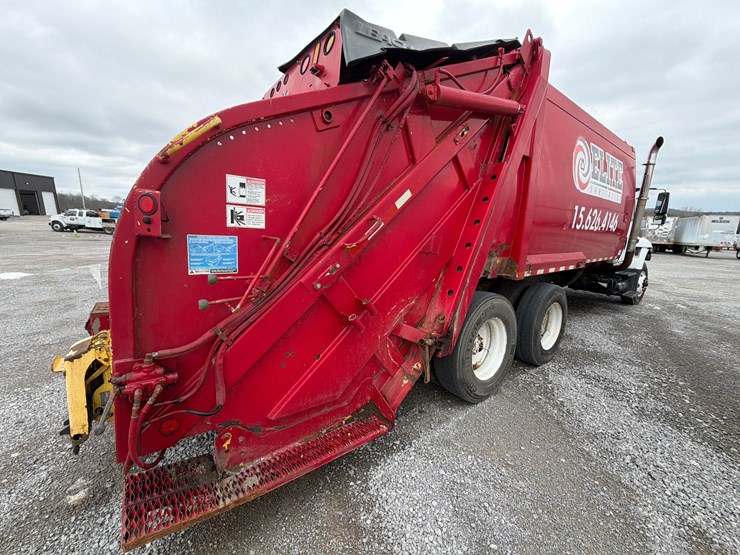 2004-international-7400-image-8