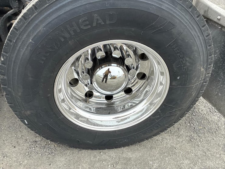 2016-kenworth-t680-image-14