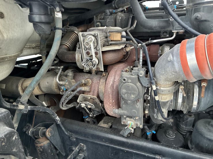 2016-kenworth-t680-image-35