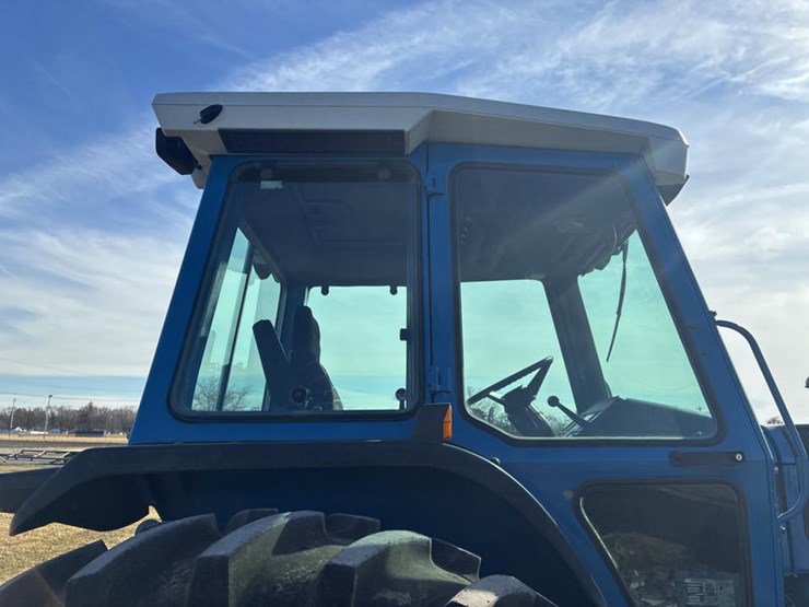 1990-ford-8730-image-19