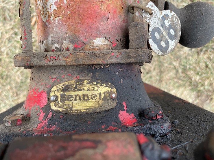 #4238-•-bennett-oil-dispensing-tank-image-8