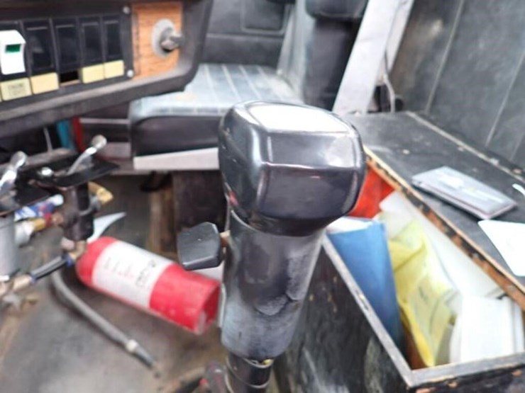 1990-white-gmc-t/a-water-truck-4v2bdbme1ln633643-image-23