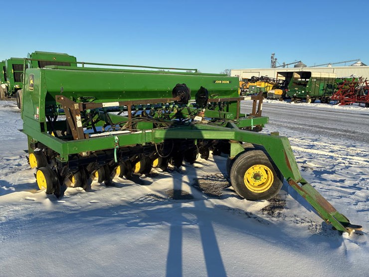 john-deere-750-image-4