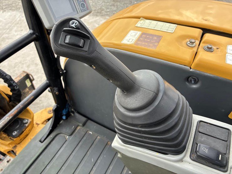 2021-caterpillar-303.5e2-cr-image-60