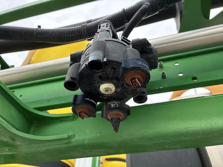 2021-john-deere-r4030-image-28