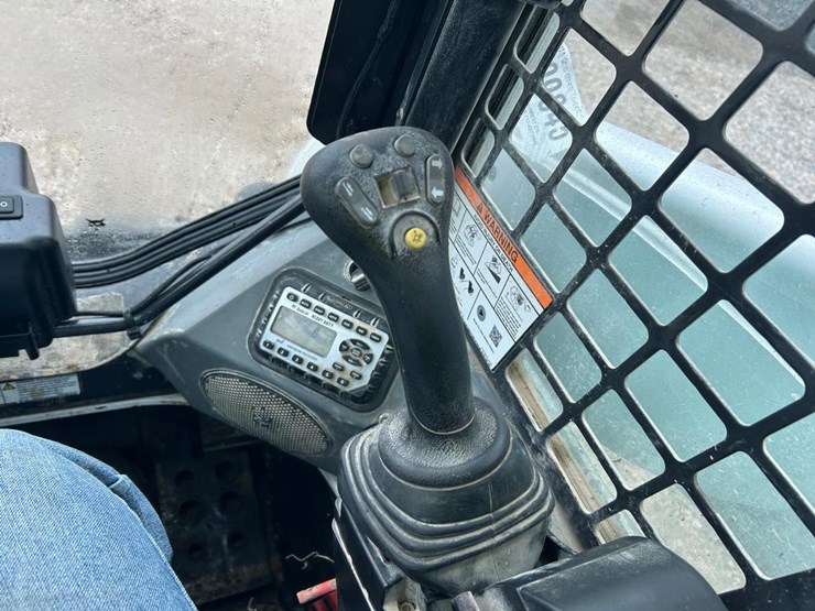 2019-bobcat-t870-image-25