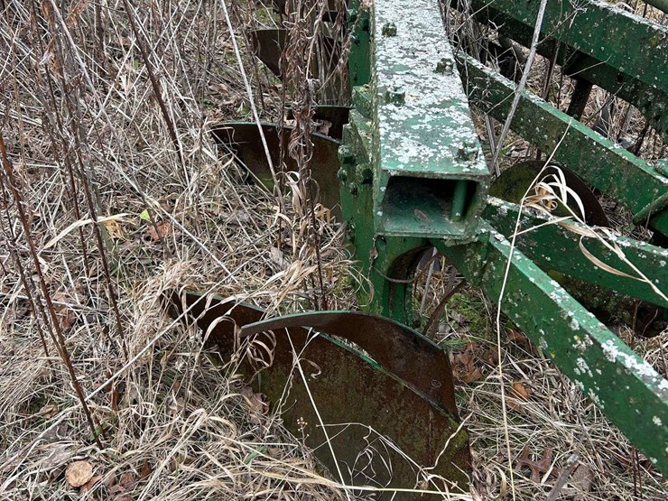 john-deere-4-bottom-plow-image-2