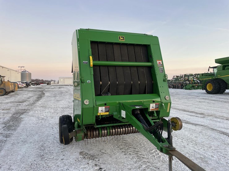 2001-john-deere-567-image-2