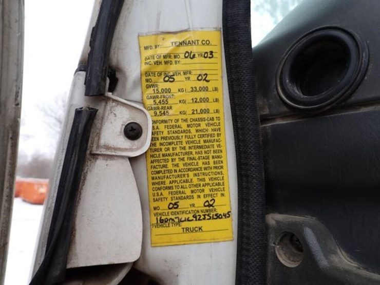 2002-gmc-7500-image-12