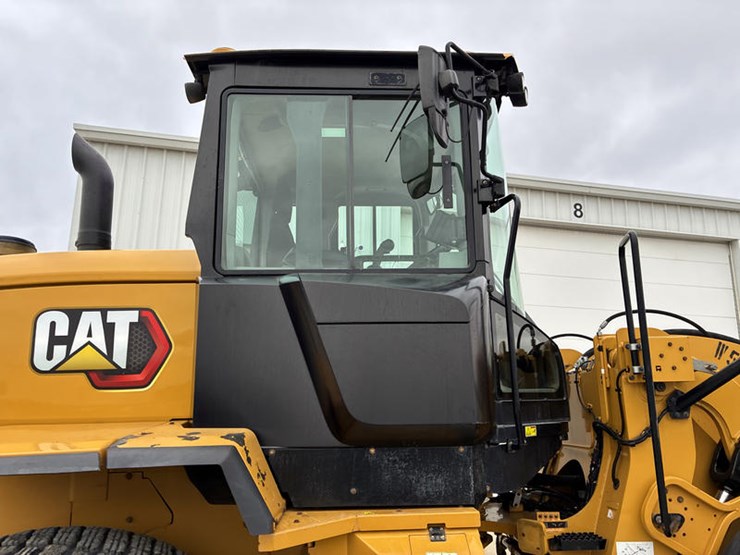 2021-caterpillar-926m-image-33