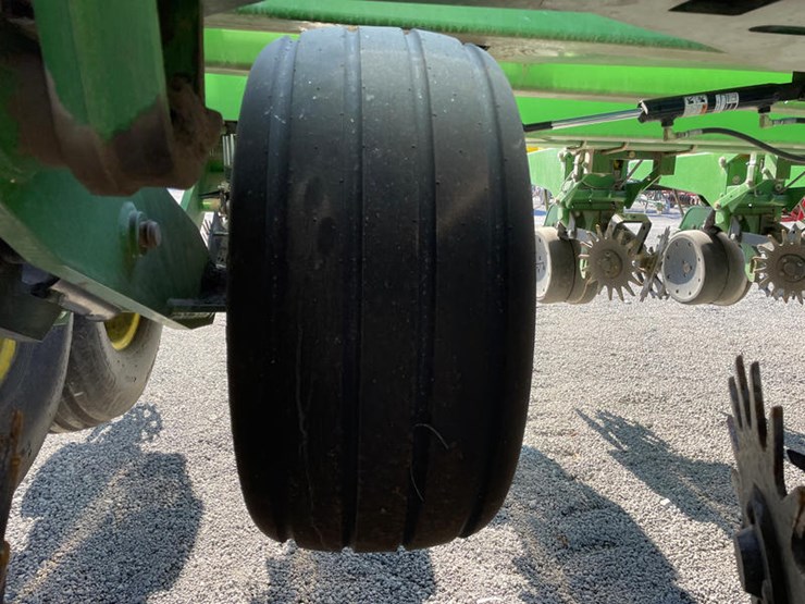 2004-john-deere-db90-image-41