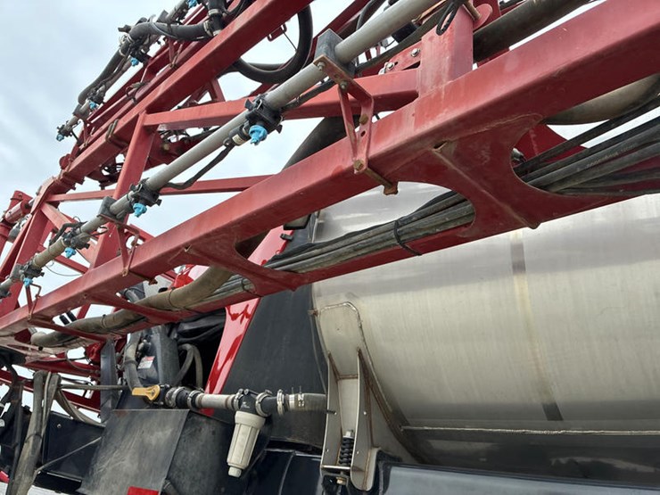 2015-case-ih-patriot-3340-image-26