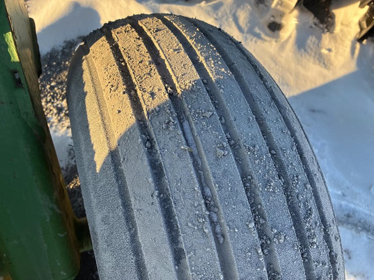 john-deere-750-image-10