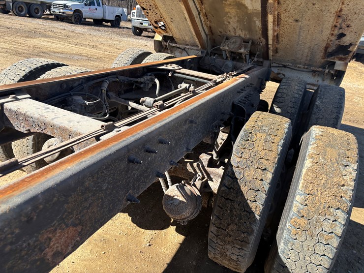 2009-peterbilt-340-image-73