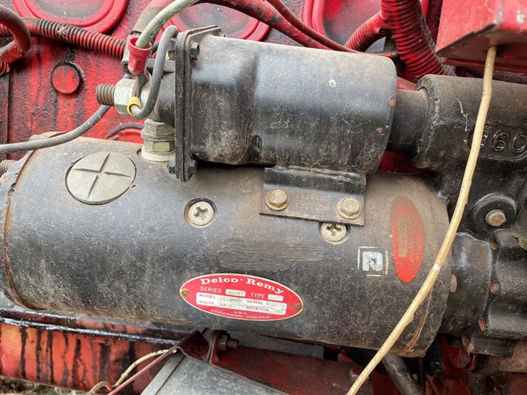 #4229-•-detroit-471-diesel-engine-on-stand-image-10