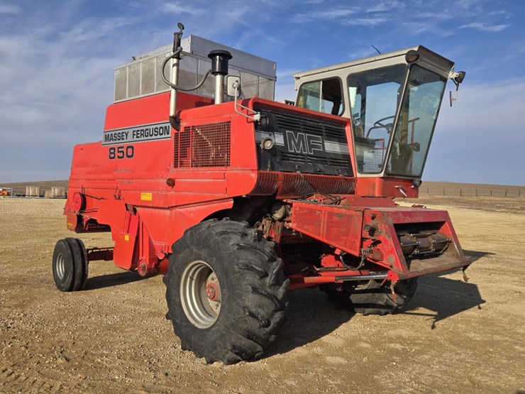 massey-ferguson-850-image-1