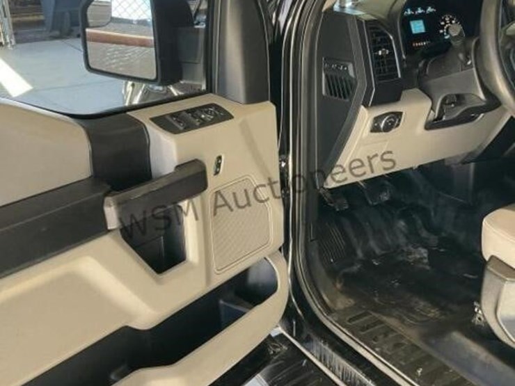 2017-ford-f150-image-23