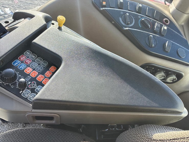 2011-case-ih-magnum-315-image-73