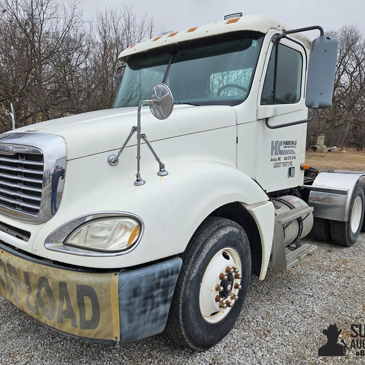 2003 FREIGHTLINER COLUMBIA 120