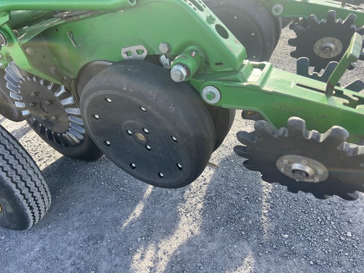 2004-john-deere-1790-image-10