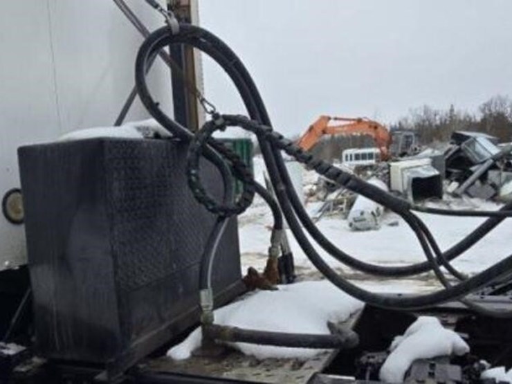 2012-mack-cxu-pinnacle-hiway-tractor---sleeper---h-image-27