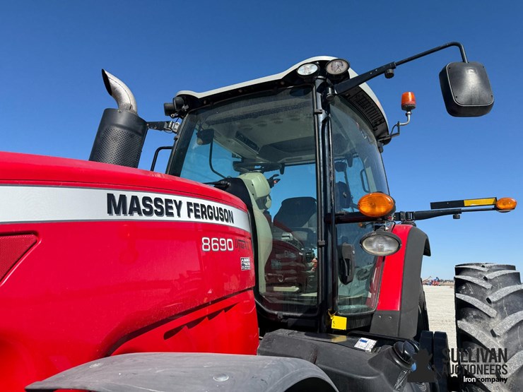 2013-massey-ferguson-8690-image-13