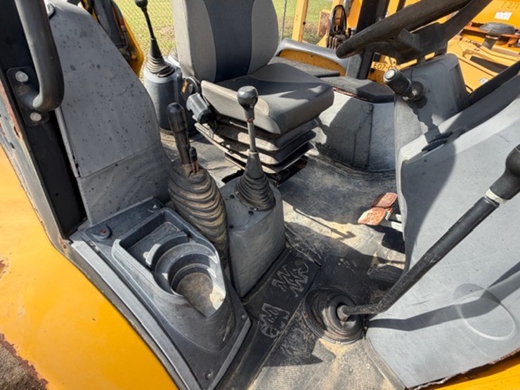 jcb-3cx-image-43