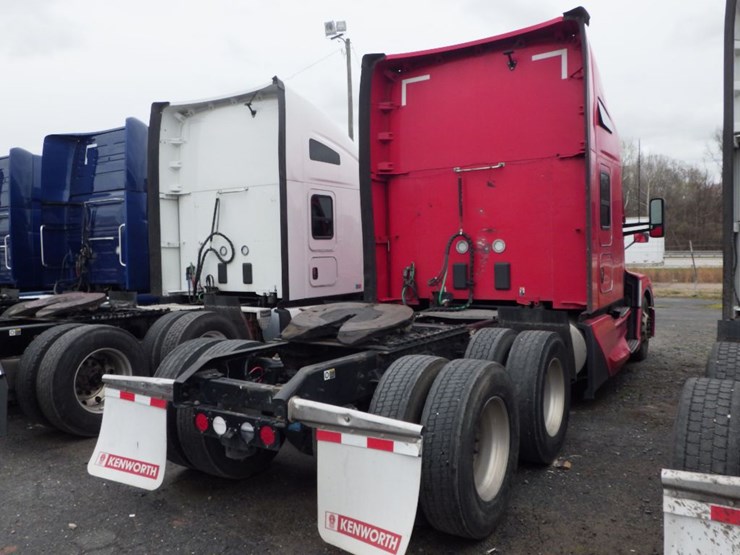 2022-kenworth-t680-image-16