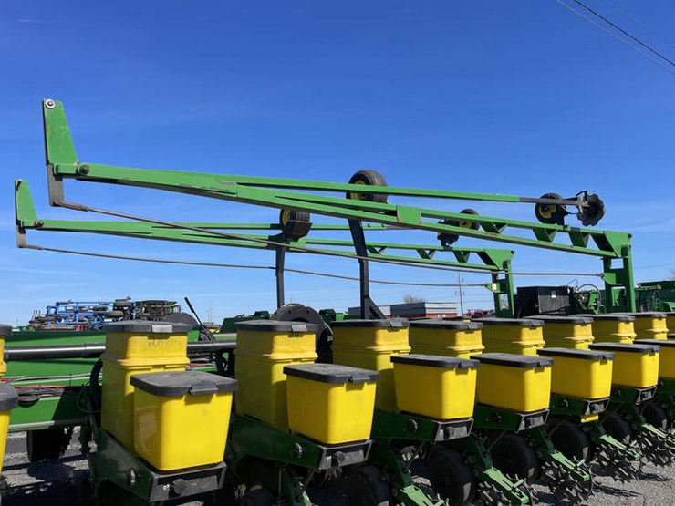 2004-john-deere-db90-image-79