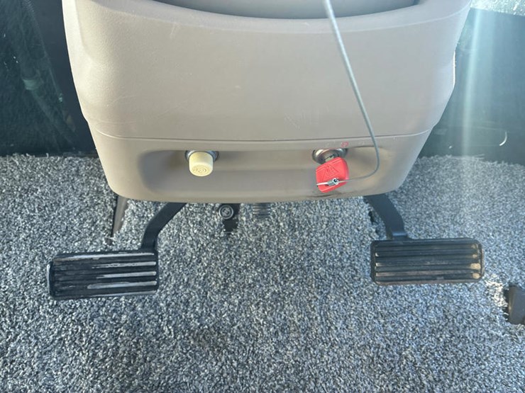 2013-john-deere-9510r-image-81