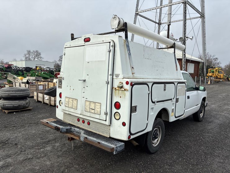 2000-chevrolet-2500-image-15