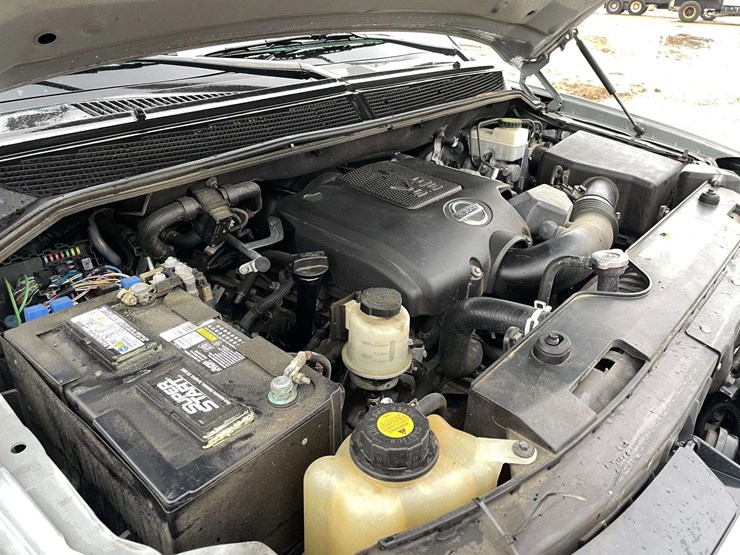 2012-nissan-armada-image-8