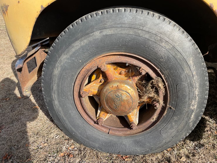 1963-mack-b61-image-9