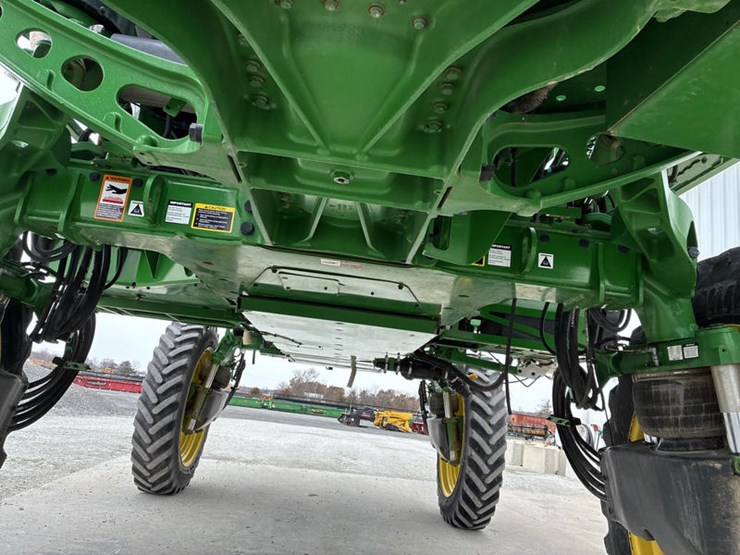 2021-john-deere-r4030-image-69
