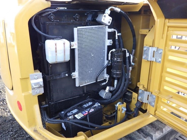 caterpillar-305.5-image-14