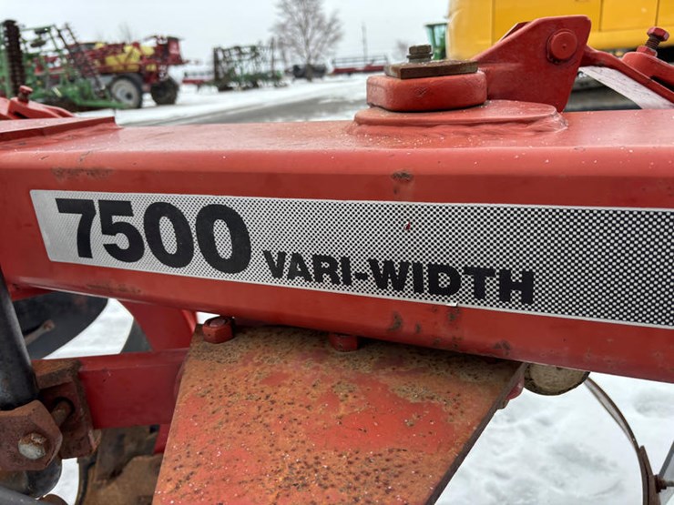 case-ih-7500-image-12